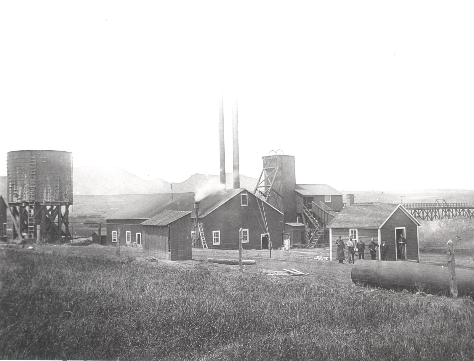 Old black and white photo of the now ruined Superior Mine site.